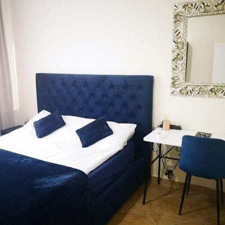 Riviera Deluxe Apartments Влёра Экстерьер фото