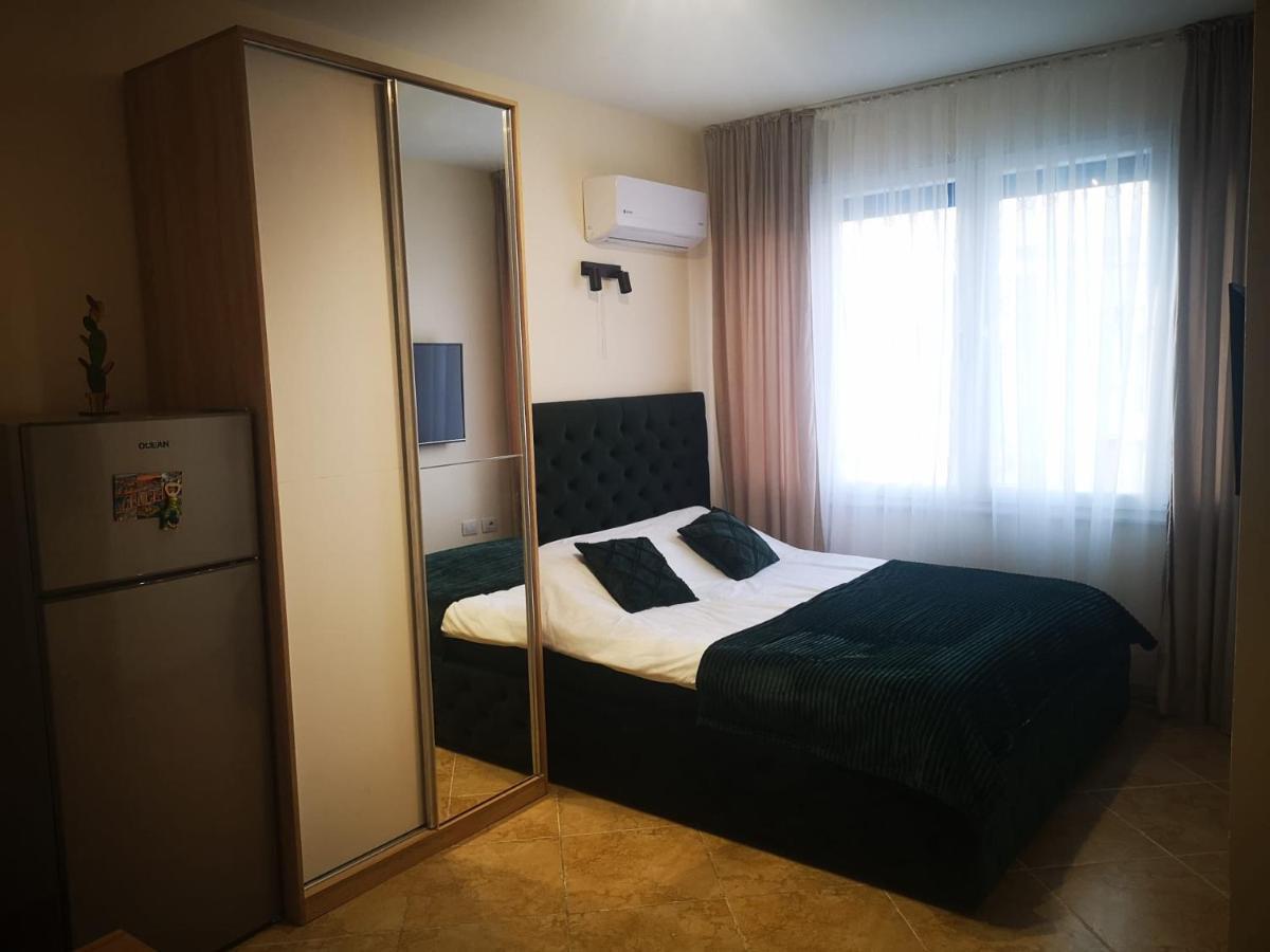 Riviera Deluxe Apartments Влёра Экстерьер фото