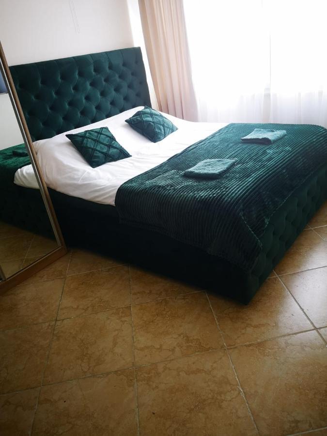 Riviera Deluxe Apartments Влёра Экстерьер фото