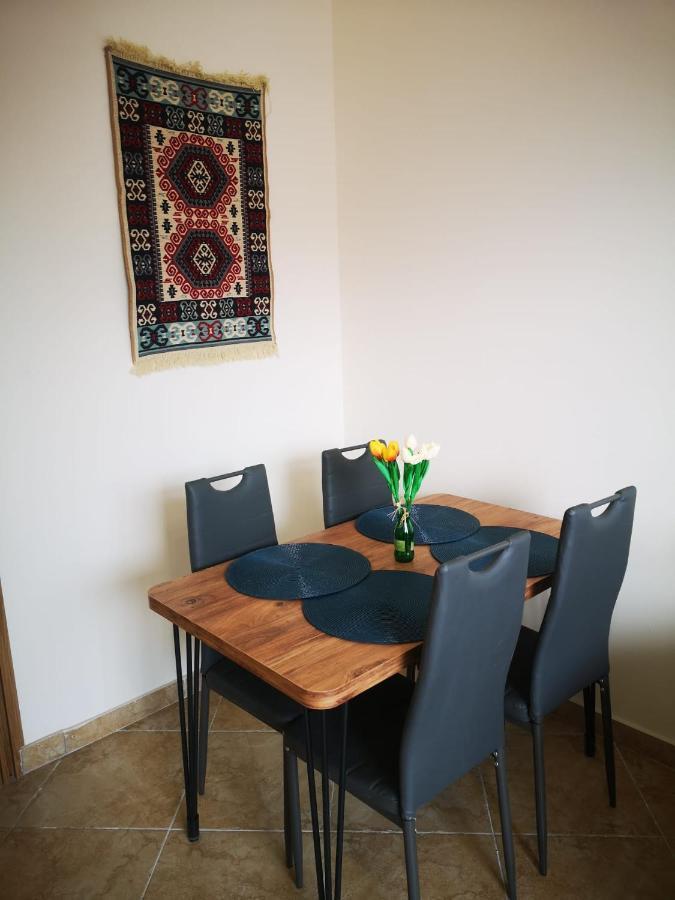 Riviera Deluxe Apartments Влёра Экстерьер фото