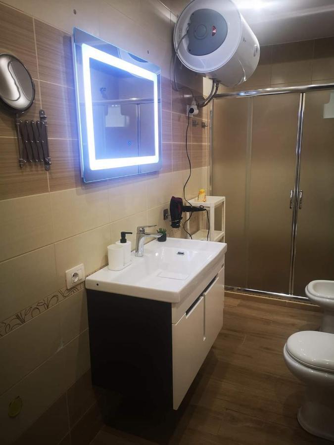 Riviera Deluxe Apartments Влёра Экстерьер фото