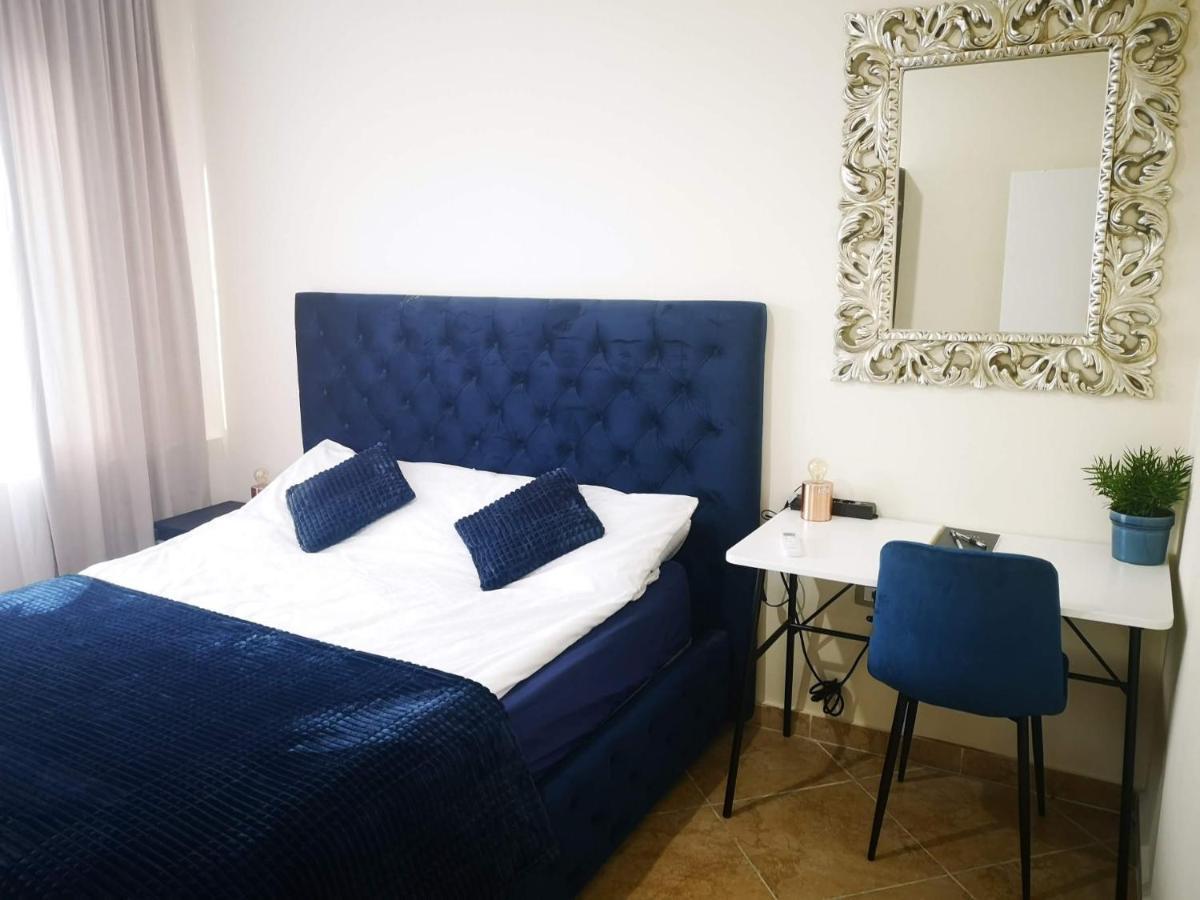 Riviera Deluxe Apartments Влёра Экстерьер фото